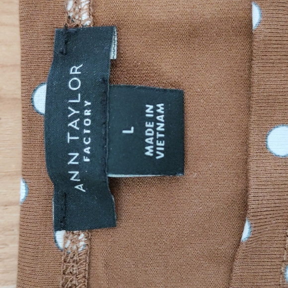 SOLD NWOT Ann Taylor Polka Dot Top - Picture 2 of 4